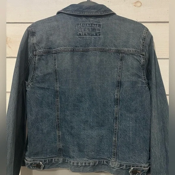 LOFT Classic Denim Jean Jacket in size medium. Great condition! - Picture 10 of 12